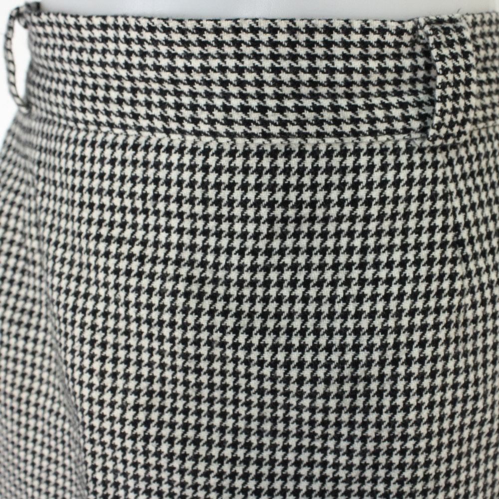 Jupe Courte Noir/ Blanc Taille Estimé 36 - Image 4